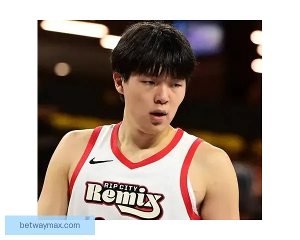 杨瀚森被弃用后将飞往墨西哥城 率混音队征战季后赛